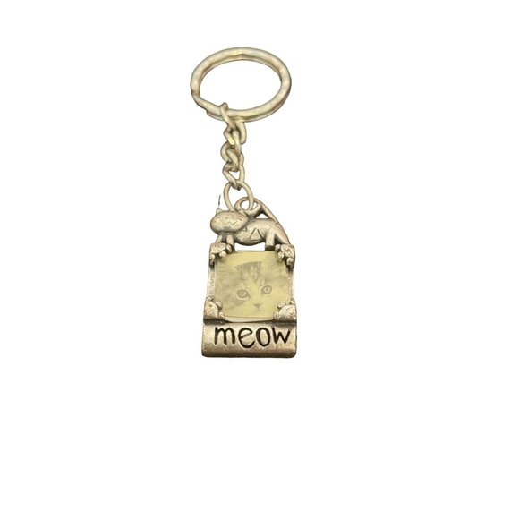 Silver Colored Metal Cat Figure Meow Photo Keychain Cute - Picture 1 of 4